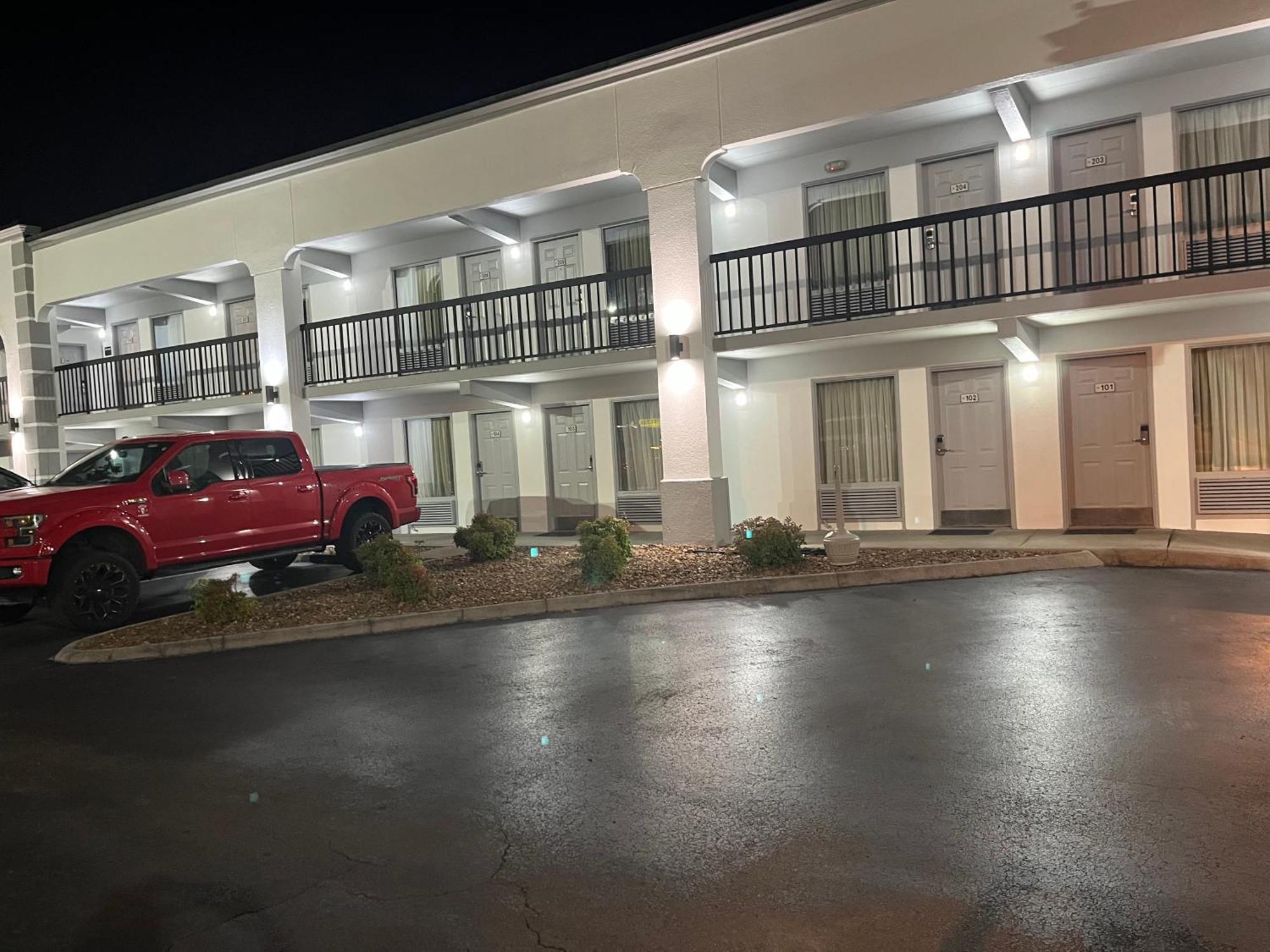 Super 8 By Wyndham Knoxville West/Farragut Екстер'єр фото